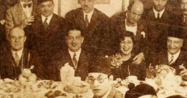 صورة نادرة تجمع محمد عبد الوهاب وعلى الكسار وفاطمة رشدى