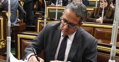العنانى: تعديل قانون الآثار يمكننا من ملاحقة من يبيع آثار خارج مصر 