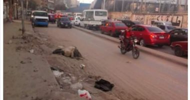 سيبها علينا".. شكوى من انتشار القمامة بشارع ترعة الجبل أمام محطة مترو المطرية