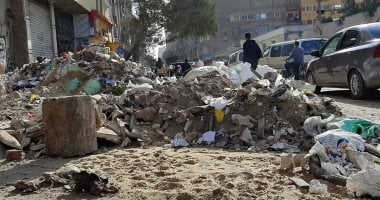 شكوى من تراكم مخلفات البناء أمام كلية هندسة المطرية بحى عين شمس