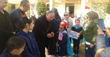 مدير تعليم الإسماعيلية يتفقد مدارس.. والإذاعات المدرسية تركز على التوعية الصحية.. صور