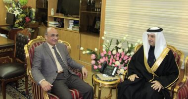 وزير العدل يلتقى سفير البحرين لبحث تعزيز التعاون القضائى بين البلدين