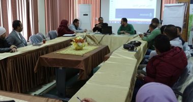 صور.. وفد من الصحة يزور شركة مياه الأقصر للتعريف بالتأمين الصحى الشامل
