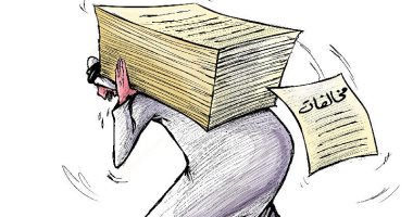 كاريكاتير صحيفة كويتية يحذر من كثرة المخالفات فى الدولة 
