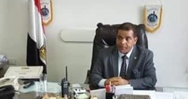 رئيس مدينة الزينية بالأقصر ينفذ حركة تغييرات وتنقلات للموظفين لخدمة العمل