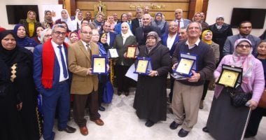 وزيرة التضامن تكرم العاملين المحالين للمعاش