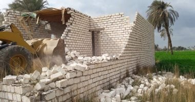 صور .. إزالة 1200 حالة تعد على 9 آلاف فدان من أراضى أملاك الدولة بالمنيا
