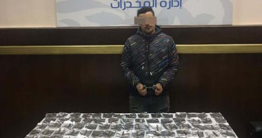 القبض على عاطلين بحوزتهما 5 آلاف قرص مخدر وحشيش بمنطقتى المطرية والمرج