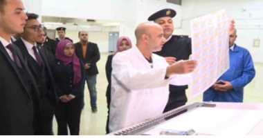 صور .. قطاع الأحوال المدنية يستقبل طلاب الجامعات المصرية
