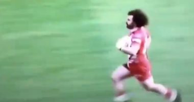 شبيه محمد صلاح كالبرق ويحرز هدفا قاتلا فى مباراة "رجبى"