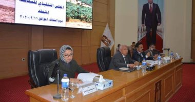 صور.. محافظ الوادى الجديد: سحب أراضى غير الجادين فى مشروع زراعة 2.5 مليون نخلة