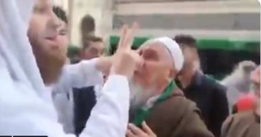 القبض على محتال يزعم إعادة البصر لكفيف فى المدينة المنورة