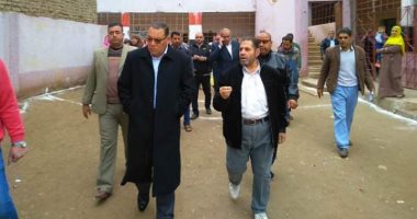 صور.. محافظ الشرقية يزور مدرسة ضحية "الساندوتش" ..ويؤكد:لن أسمح بتكرار المأساة