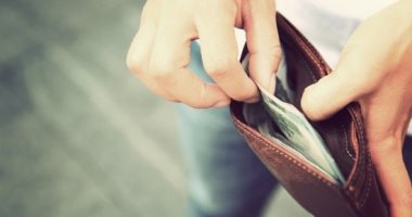 "مش بيعرفوا يمسكوا إيديهم".. 5 أبراج فلكية مشهورة بالبذخ