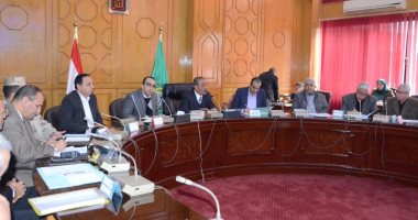 محافظ الإسماعيلية: حظر تحصيل أو فرض أى رسوم إلا بعد موافقة المجلس التنفيذى