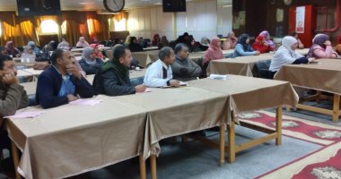 صور.. برنامج تدريبى للتعريف بفيروس كورونا وطرق الوقاية بالتأمين الصحى ببنى سويف