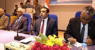نائب محافظ قنا ورئيس الجامعة يشهدان المؤتمر العلمى الثانى لكلية العلاج الطبيعى