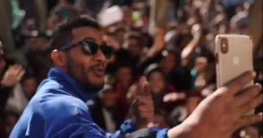 محمد رمضان يحتفى بجمهوره أثناء تصويره مسلسل البرنس: "ربنا يديم المحبة"