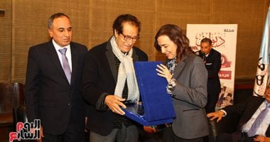 فاروق حسنى: الثقافة مرت بنكسة وتتحسن.. ومثقفون: السلفيون أخطر من الإخوان 