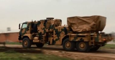 تركيا تحشد راجمات صواريخ على الحدود مع سوريا