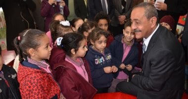 صور.. محافظ الإسماعيلية: تكثيف ندوات التوعية الصحية ومكافحة العدوى للطلاب
