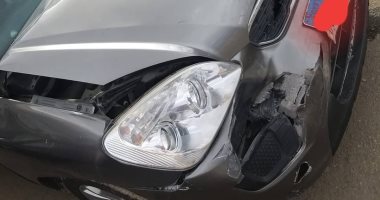 الشرطة تساعد شابين تعطلت سيارتهما أعلى محور المشير