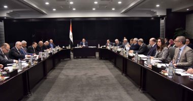 انطلاق اجتماع مجلس المحافظين لمتابعة المشروعات الخدمية والتنموية