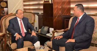 محافظ الدقهلية يستعرض مشكلة مصانع تدوير القمامة مع وزير التنمية المحلية