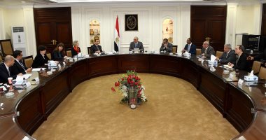 نائب رئيس البنك الأوروبى لوزير الإسكان: سعداء بالتعاون مع الحكومة المصرية