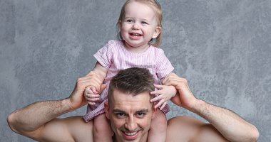 كيف تحافظ على لياقتك البدنية وعلاقتك بابنتك؟.. تجربة شيقة للاعب جمباز أوليمبي