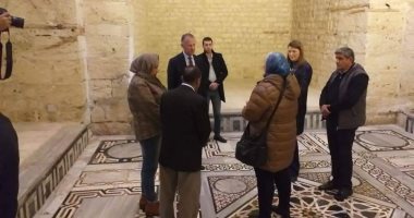 السفير الأمريكى يزور قلعة قايتباى ومتحف الأحياء المائية خلال جولته بالإسكندرية