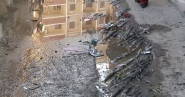 معاناه مستمرة بسبب غرق شارع أبور الحليج بحى المصاص بالمنيا