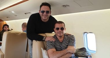 أكرم حسني يهنئ الهضبة عمرو دياب على ألبومه الجديد: مختلف وجريء
