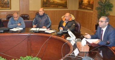 نائب محافظ الغربية يناقش نسب التنفيذ لمشروعات الرصف بمراكز ومدن المحافظة