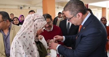 صور.. المحافظون يشهدون انطلاق حملة تطعيم الأطفال ضد شلل الأطفال