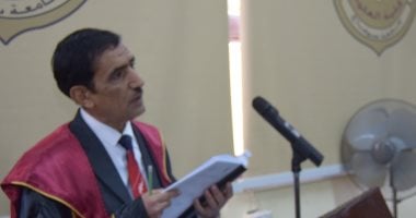 جامعة سوهاج تمنح باحثا يمنيا الدكتوراه فى علوم الإحصاء الرياضى.. صور