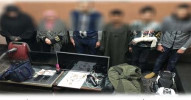انقلاب سيارة يكشف نشاط عصابة سرقة المحال التجارية فى القاهرة