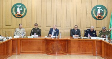 المنوفية تناقش استعدادات المحافظة للتدريب العملى لمجابهة الأزمات
