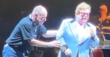 التون جون يوقف حفله مبكرًا فى أوكلاند بسبب مرضه الشديد.. فيديو وصور