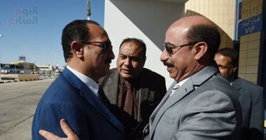 صور.. محافظ أسوان يستقبل وفد برلمانى بلجنة النقل قبل بدء جولة تفقدية بمشروعات الطرق