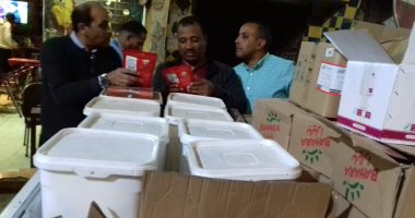 صور.. ضبط طن ونصف مواد غذائية منتهية الصلاحية بالأقصر