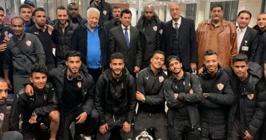 صور.. وزير الرياضة يستقبل بعثة الزمالك بمطار القاهرة بعد التتويج بالسوبر الأفريقى