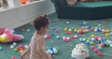 زي أى بيت فيه أطفال.. كركبة فى منزل "كريستيانو رونالدو" بسبب ابنته.. فيديو