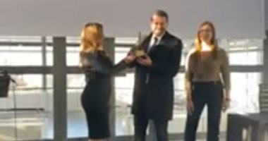 تكريم عمرو يوسف من أيام القاهرة للدراما العربية بباريس.. وليلى علوى تسلمه الدرع
