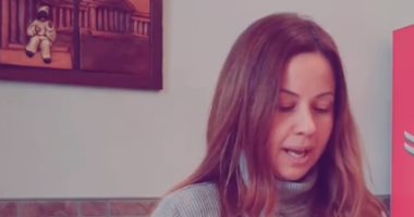 "زى الفاشونيستاز" .. حيلة ذكية من ريا أبى راشد لتناول البيتزا دون زيادة الوزن