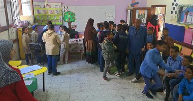 صور.. فحص طلاب مدارس الأقصر ضمن مبادرة الكشف عن الأنيميا والتقزم