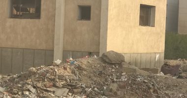 شكوى من مخلفات البناء حول كشك كهرباء فى مساكن الشيراتون بالقاهرة