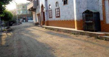 "سيبها علينا".. قارئ يناشد المسئولين رصف طريق ميت أشنا فى الدقهلية