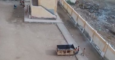 سيبها علينا.. أولياء أمور مدرسة الأبعادية البحرية يشكون من محرقة بالمدرسة