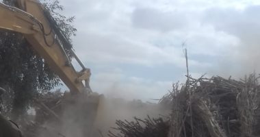 صور.. استرداد 24539 فدانا خلال إزالة 80 حالة تعد على أراضى الدولة بأسيوط